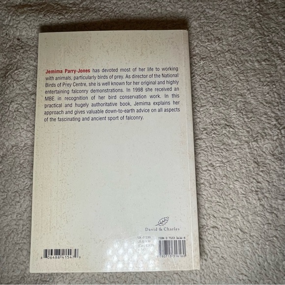 Falconry Book by Jemima Parry-Jones - Picture 2 of 5